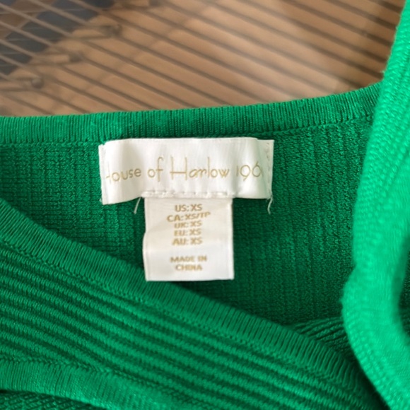 Green Ribbed Crop Top - Picture 8 of 9